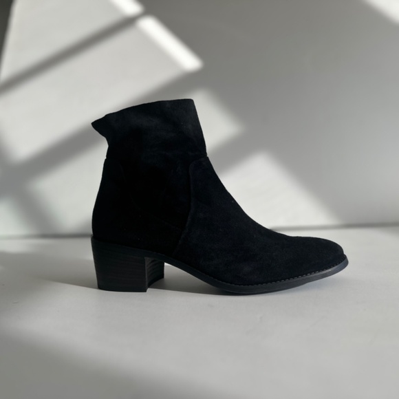 Paul Green Suede Ankle Boots  US size 8 Retail $595 - Picture 9 of 9